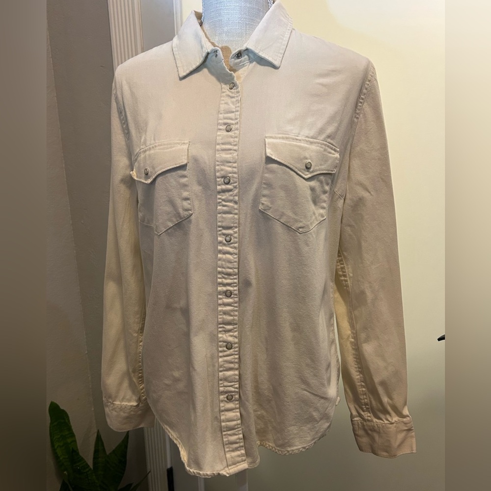 Aerie Cream button up shirt size Medium